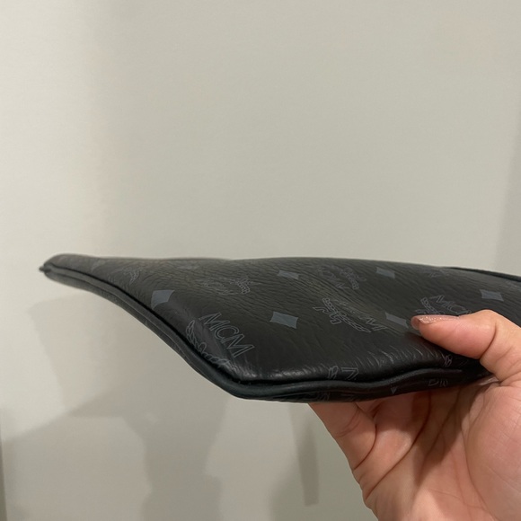 Authentic MCM Black Visetos Liz Shopper Tote Removable Pouch - Picture 10 of 11